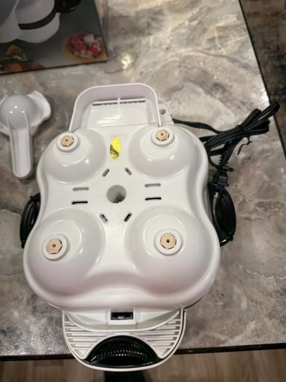 Black & Decker  “The Shell Baker Meal & Dessert Maker” Model G400